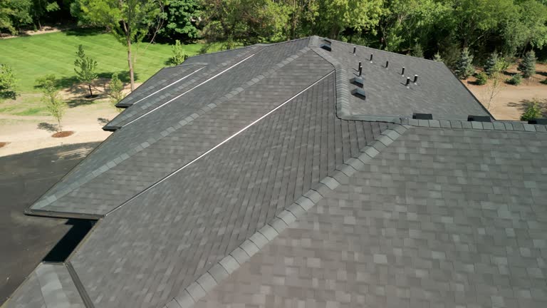 Fast & Reliable Emergency Roof Repairs in Lakemore, OH